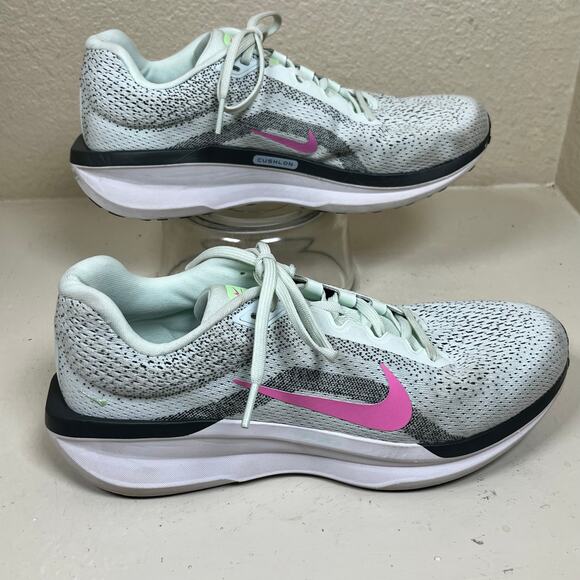 Nike Winflo 11 FJ9510-300 green white pink - size 9.5 - excellent condition - Picture 1 of 7